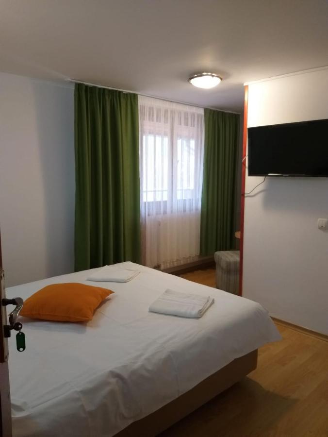 Hotel Rapsodia Muntilor Statiunea Climaterica Sambata Zewnętrze zdjęcie